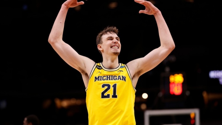 极大的鼓舞 极大的鼓舞