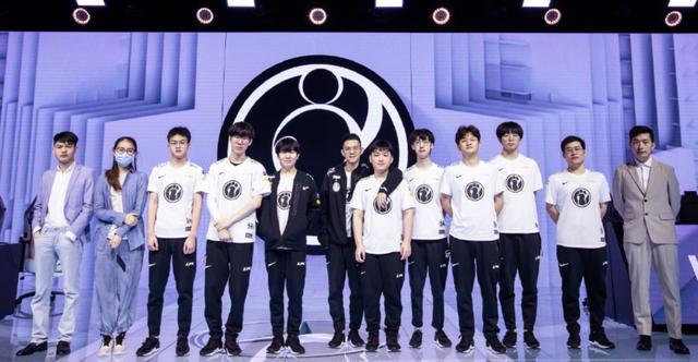 马卡：卡马文加复出改善皇马中场情况，外界应给予时间和信任