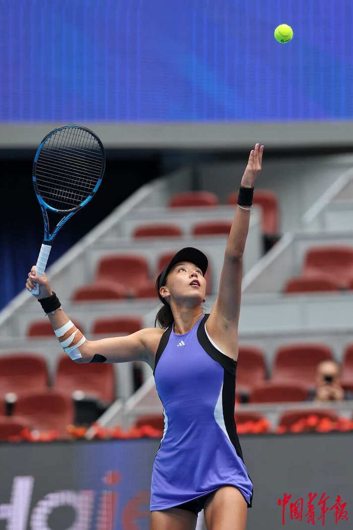 许多球迷和 许多球迷和